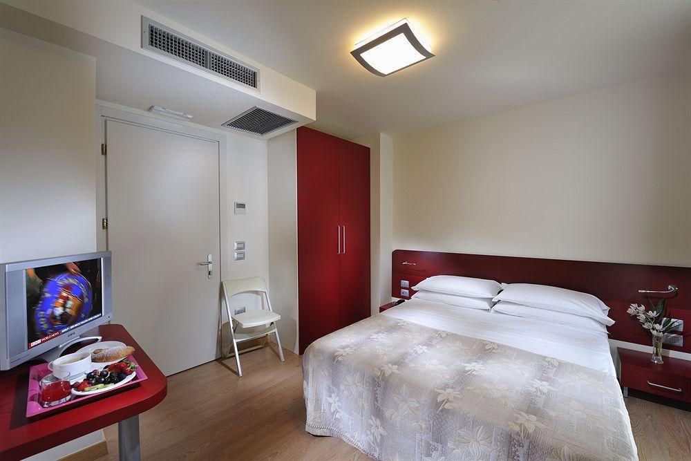 Hotel Pasha Lignano Sabbiadoro Dış mekan fotoğraf