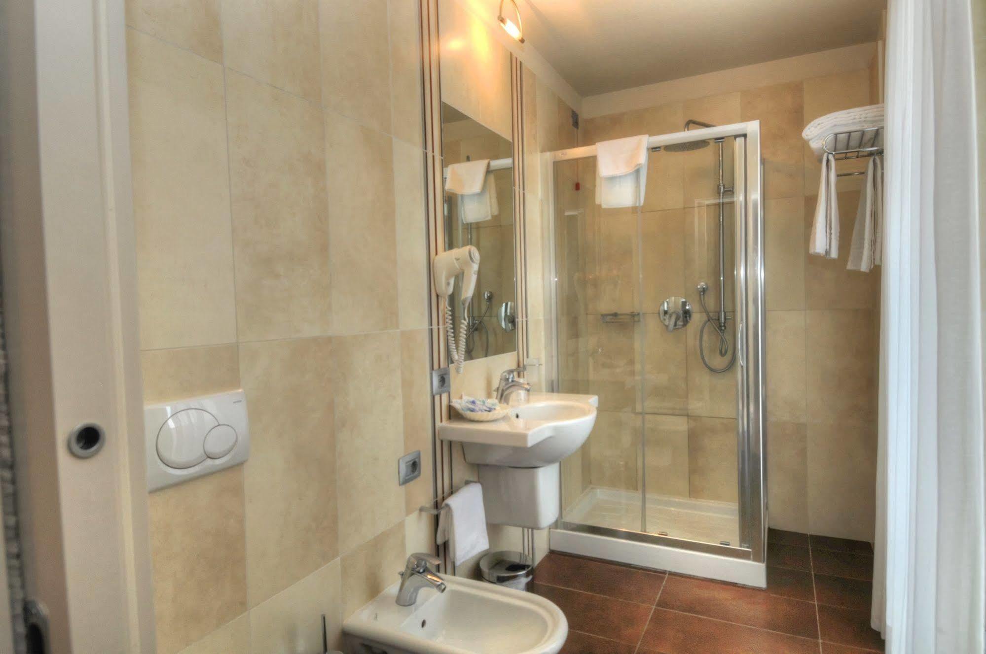 Hotel Pasha Lignano Sabbiadoro Dış mekan fotoğraf