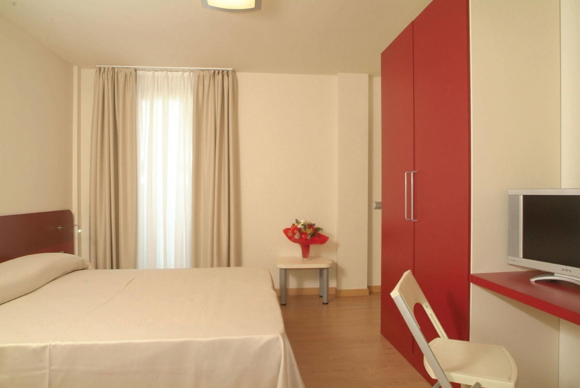 Hotel Pasha Lignano Sabbiadoro Dış mekan fotoğraf