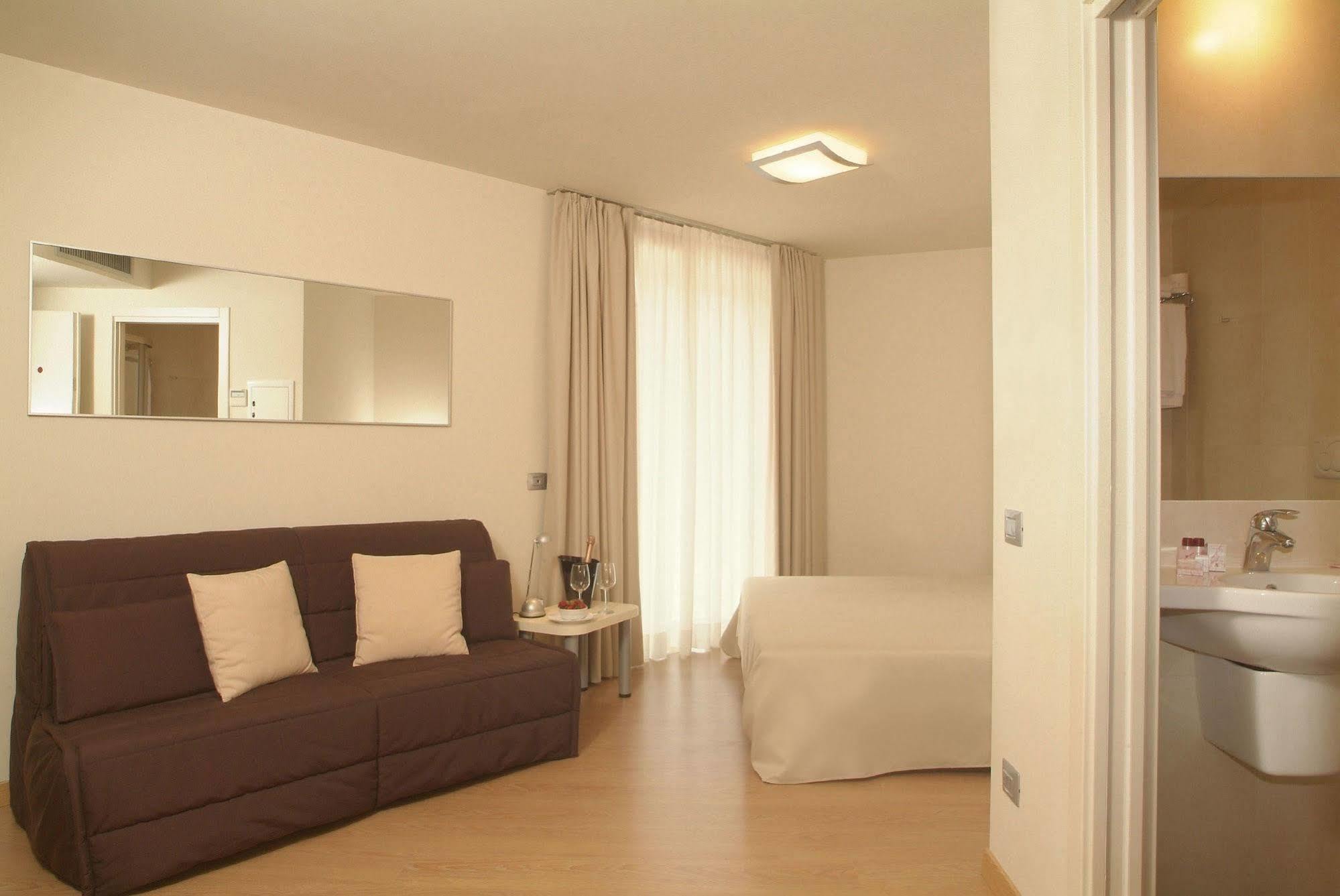 Hotel Pasha Lignano Sabbiadoro Dış mekan fotoğraf