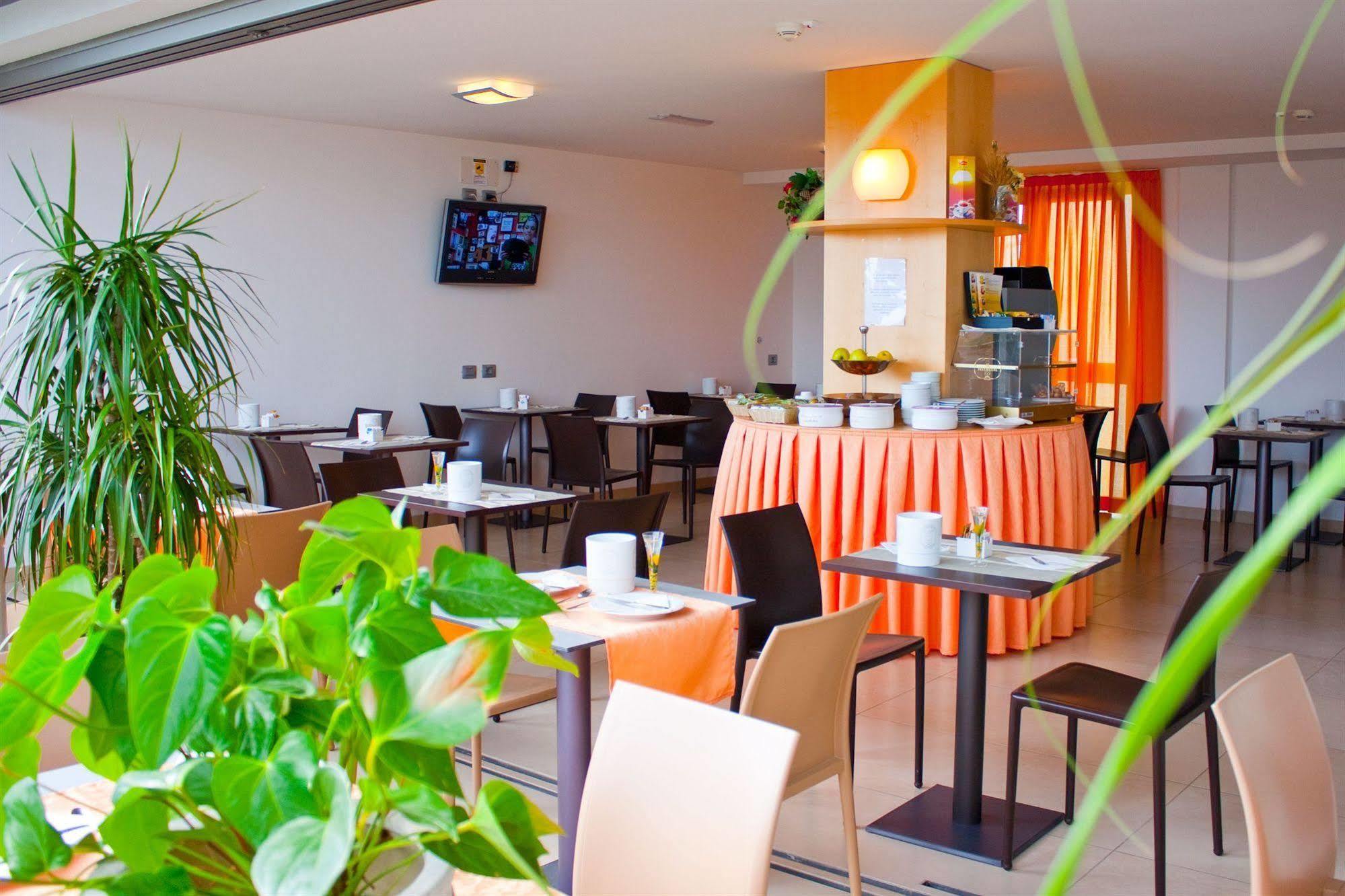 Hotel Pasha Lignano Sabbiadoro Dış mekan fotoğraf